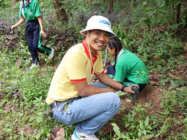 ดวงตะวัน ร่วมปลูกป่า ถวายเป็นพระราชกุศลในหลวง ร.๑๐
