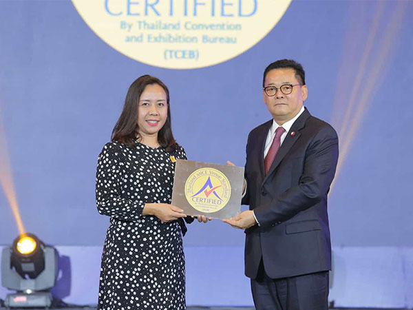 Duangtawan Hotel Chiang Mai received 3 Award - Activities & Event